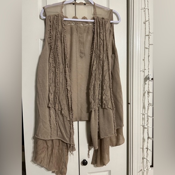 Ladies Women’s Tan and Lace Cardigan Shawl No Brand or Size Tag - Picture 2 of 10